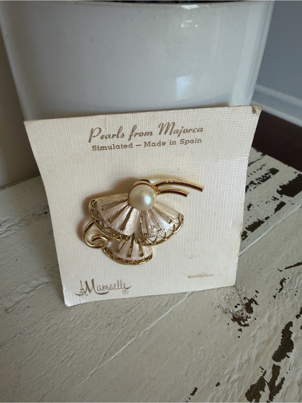 VTG Mamselle Gold-Tone Fan Brooch with Cream Pearl Accent Pearls from Majorca